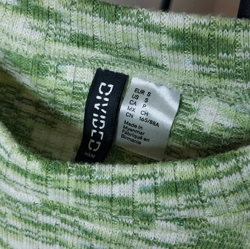 H&M Cropped Tee - Picture 2 of 2